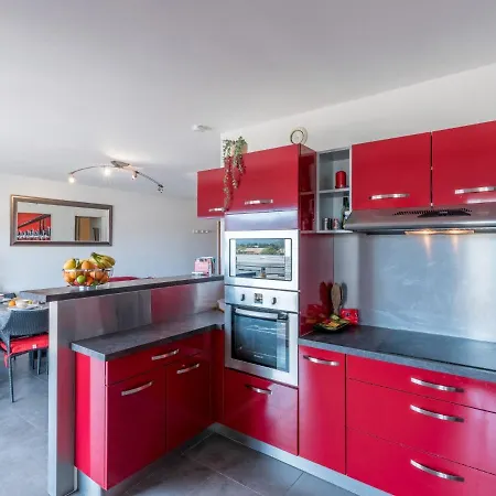 Apartment Les Terrasses Di Fiori By Interhome